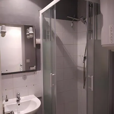 Apartment Petit Studio, Terrasse, Jardinet, Climatisation, Wifi Nice