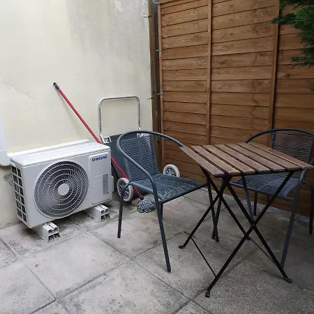 Petit Studio, Terrasse, Jardinet, Climatisation, Wifi *