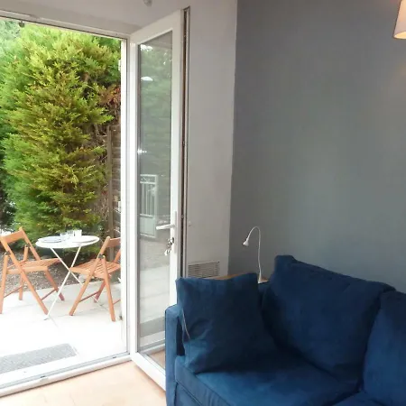 Petit Studio, Terrasse, Jardinet, Climatisation, Wifi Apartment